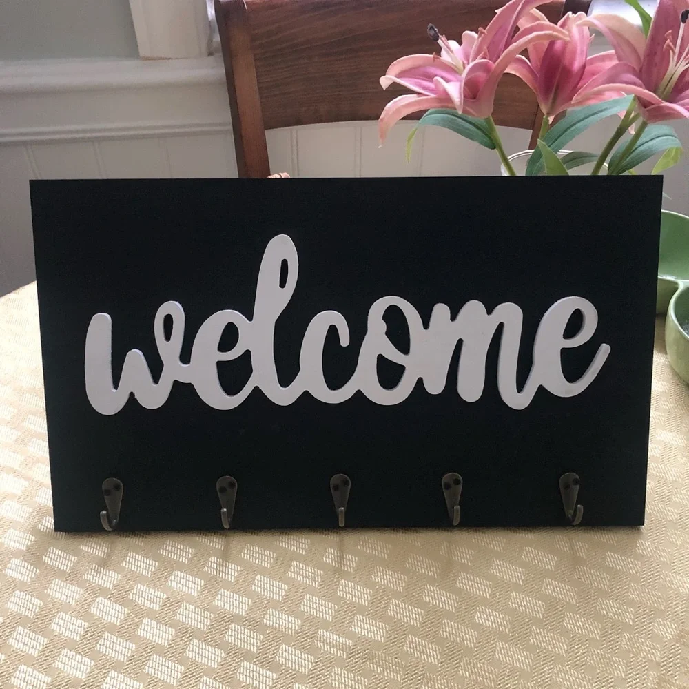 Wooden Welcome Key Holder Wall Sign w/ 5 Key Hooks